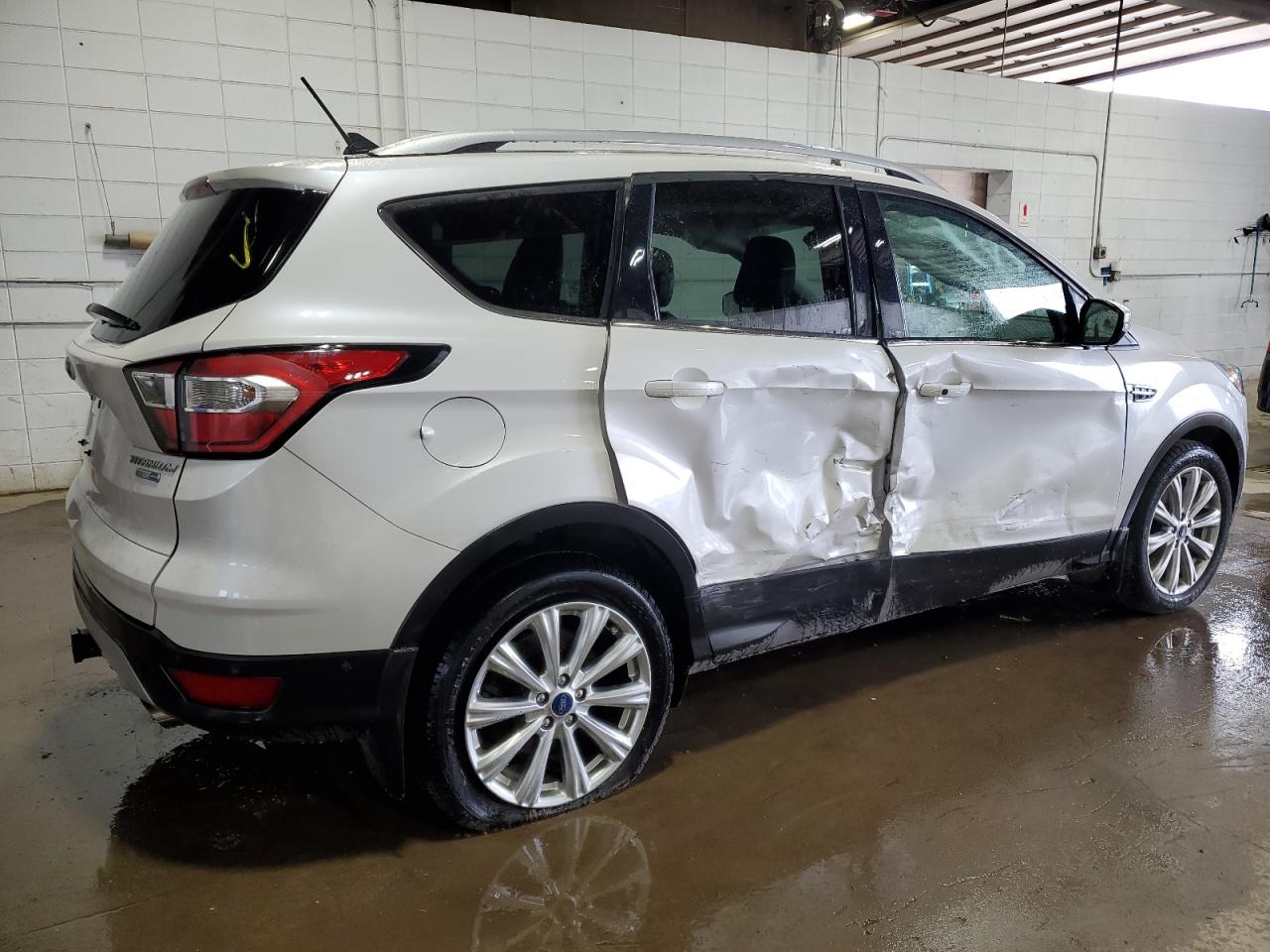 2018 Ford Escape Titanium vin: 1FMCU9J93JUA02639