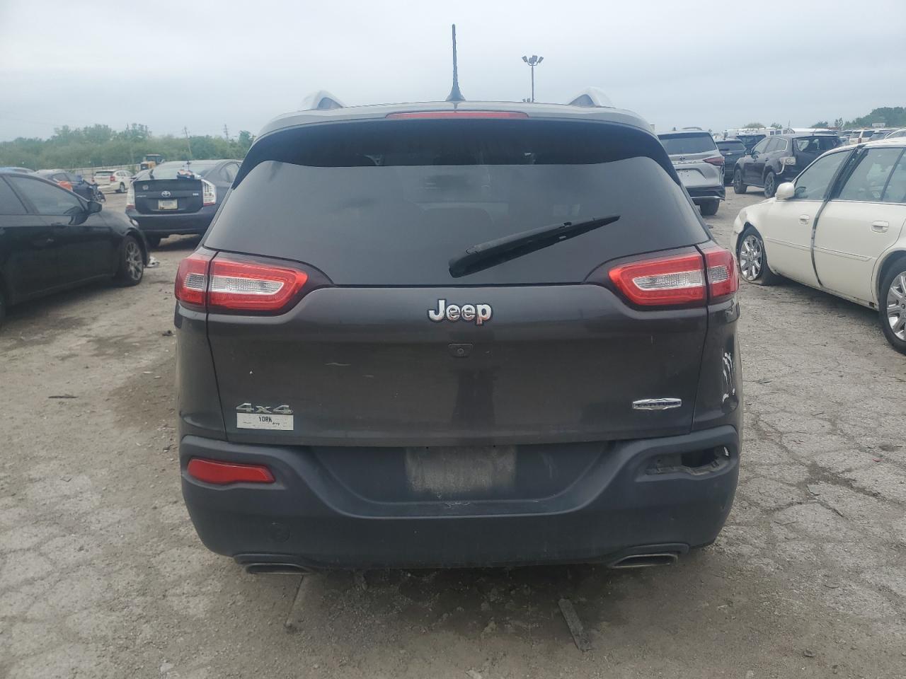 1C4PJMCS9FW686688 2015 Jeep Cherokee Latitude