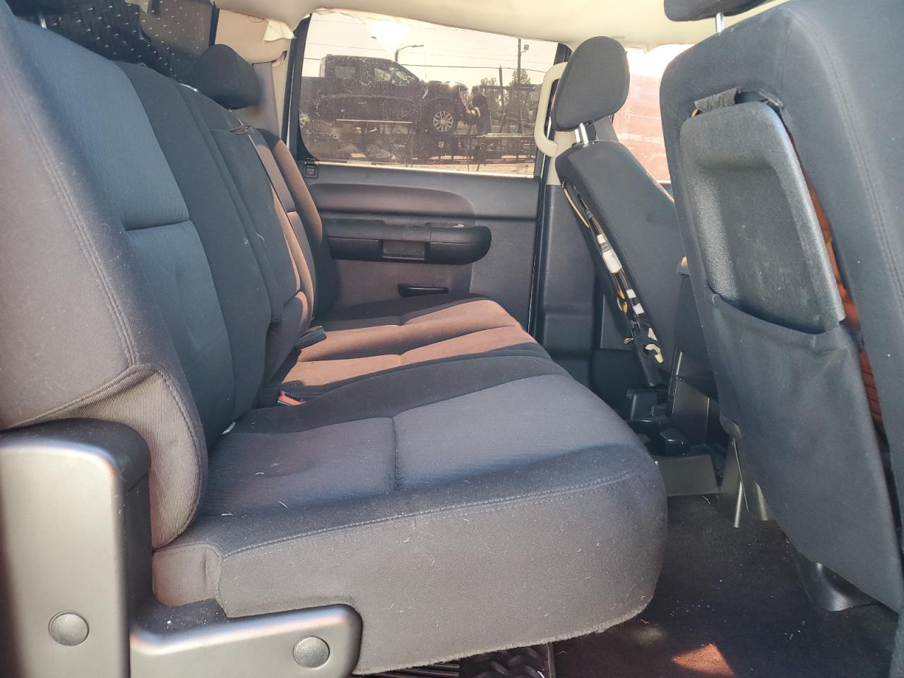 3GCPKSE38BG208018 2011 Chevrolet Silverado K1500 Lt