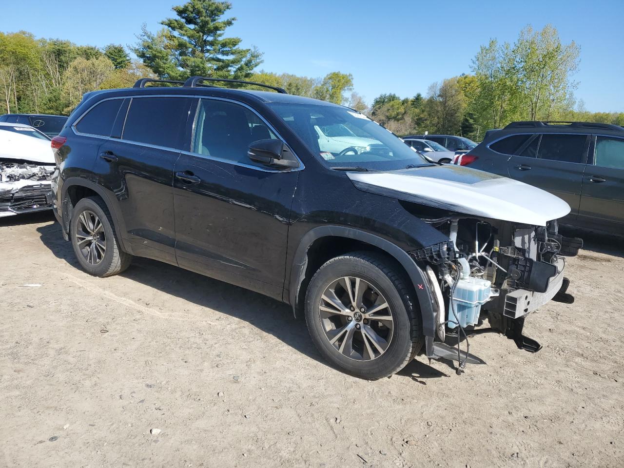 5TDBZRFH8HS458667 2017 Toyota Highlander Le