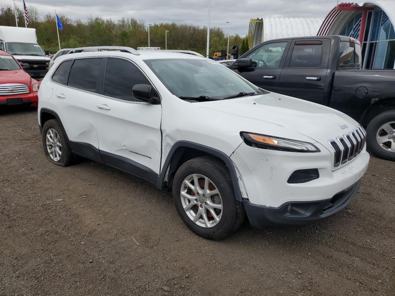 2017 Jeep Cherokee Latitude vin: 1C4PJMCB2HW538904