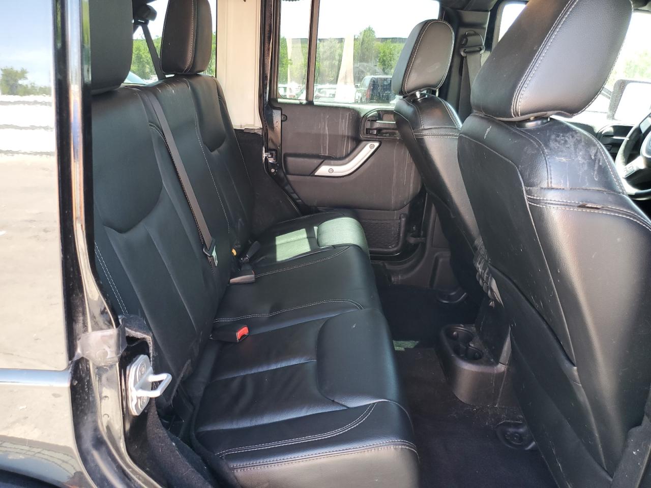 1C4HJWEG2DL627442 2013 Jeep Wrangler Unlimited Sahara