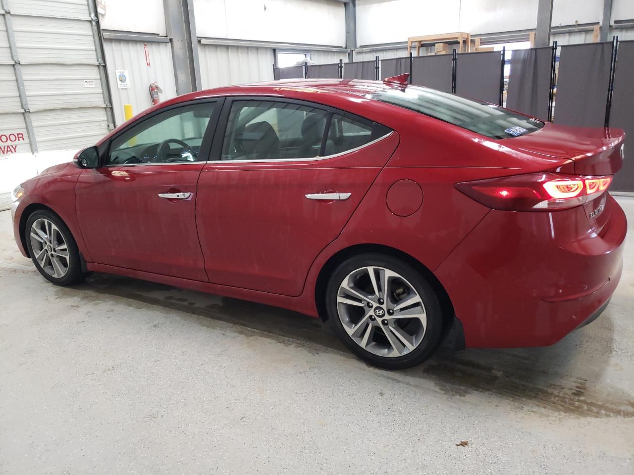 KMHD84LF1HU355518 2017 Hyundai Elantra Se