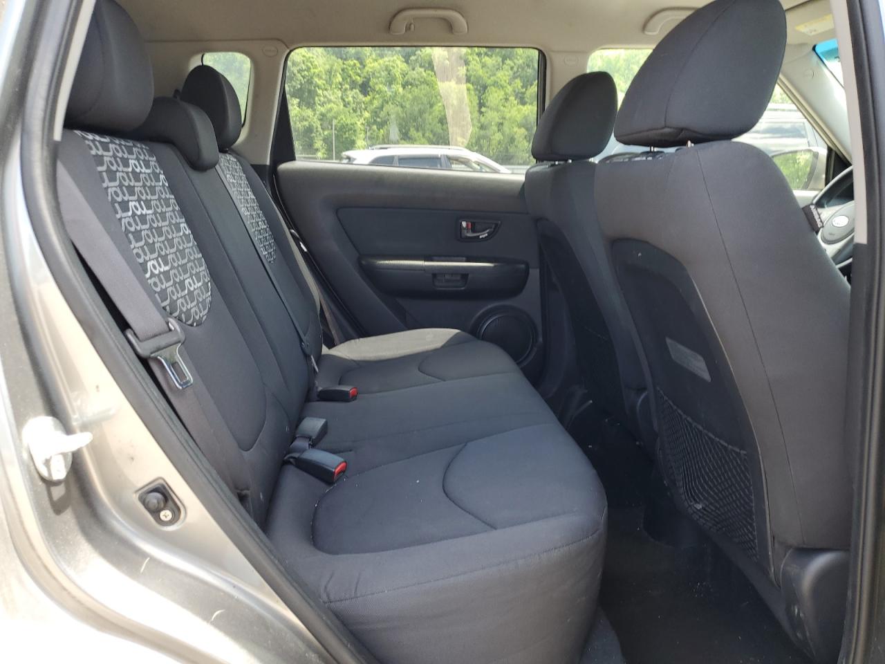 KNDJT2A26B7309067 2011 Kia Soul +