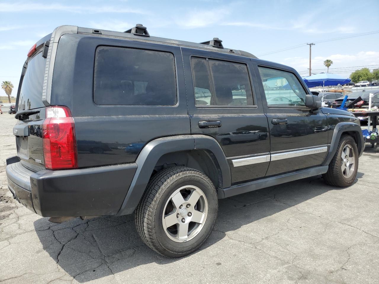 1J4RH4GT1AC153293 2010 Jeep Commander Sport