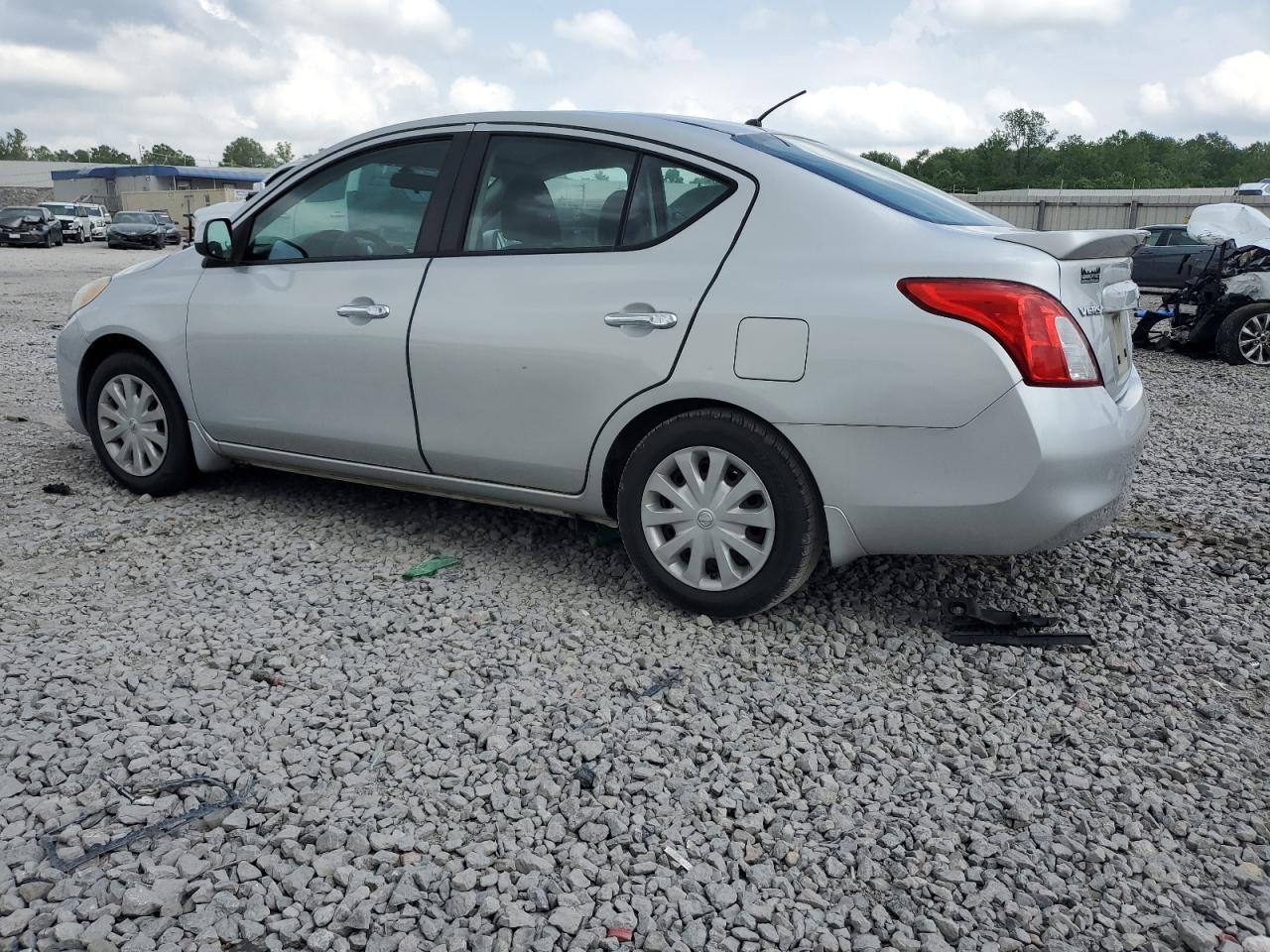 3N1CN7AP4DL827899 2013 Nissan Versa S