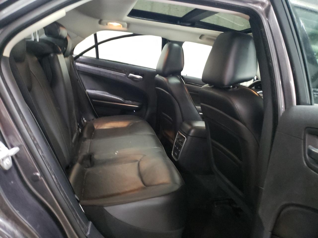 2C3CCAKG7GH111515 2016 Chrysler 300C