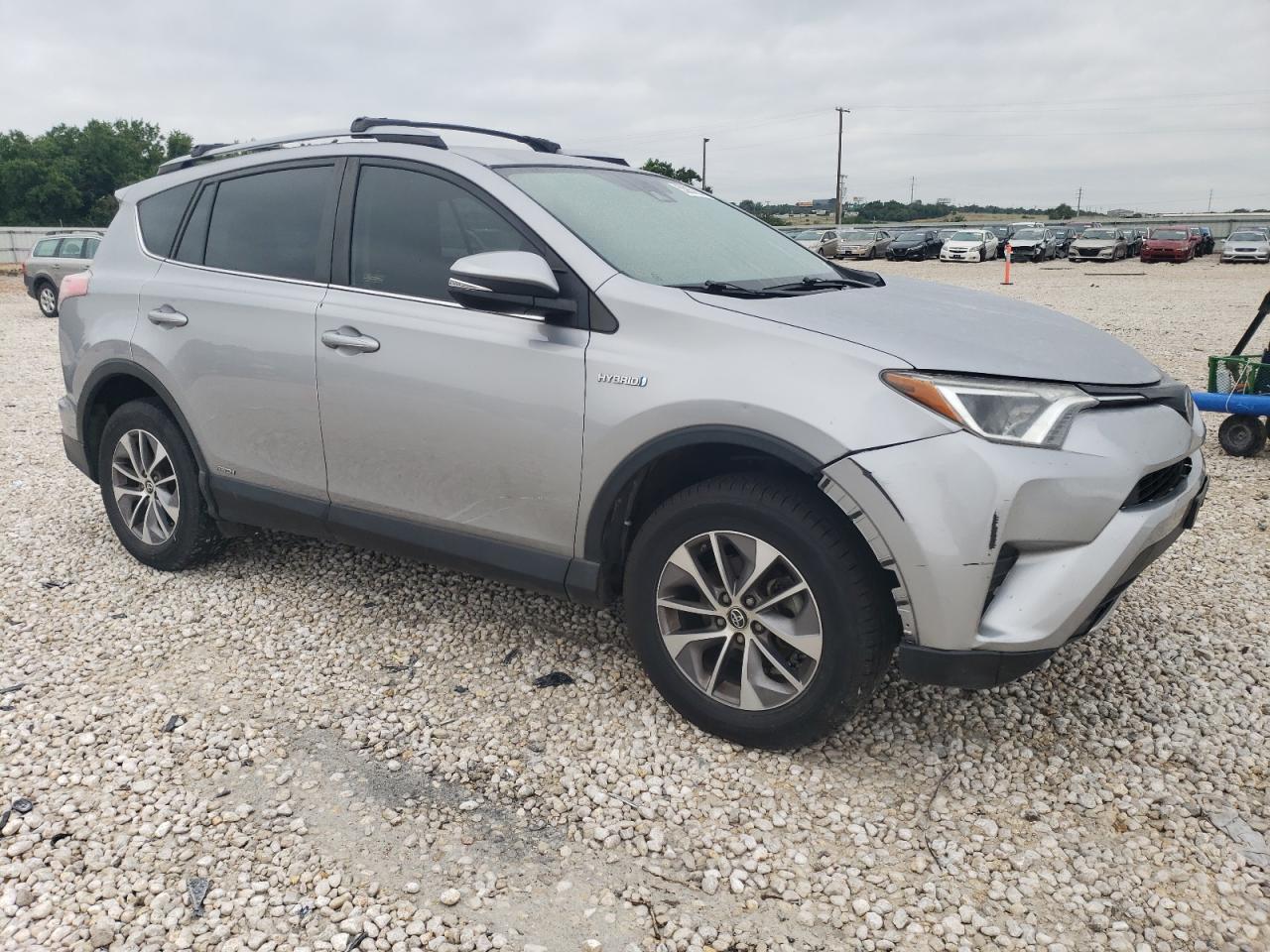 2018 Toyota Rav4 Hv Le vin: JTMRJREV7JD196753