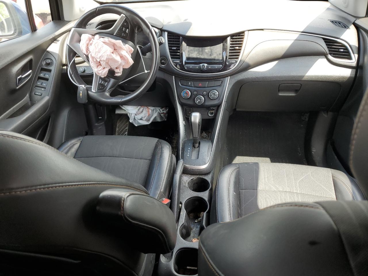 3GNCJPSB2LL300431 2020 Chevrolet Trax 1Lt