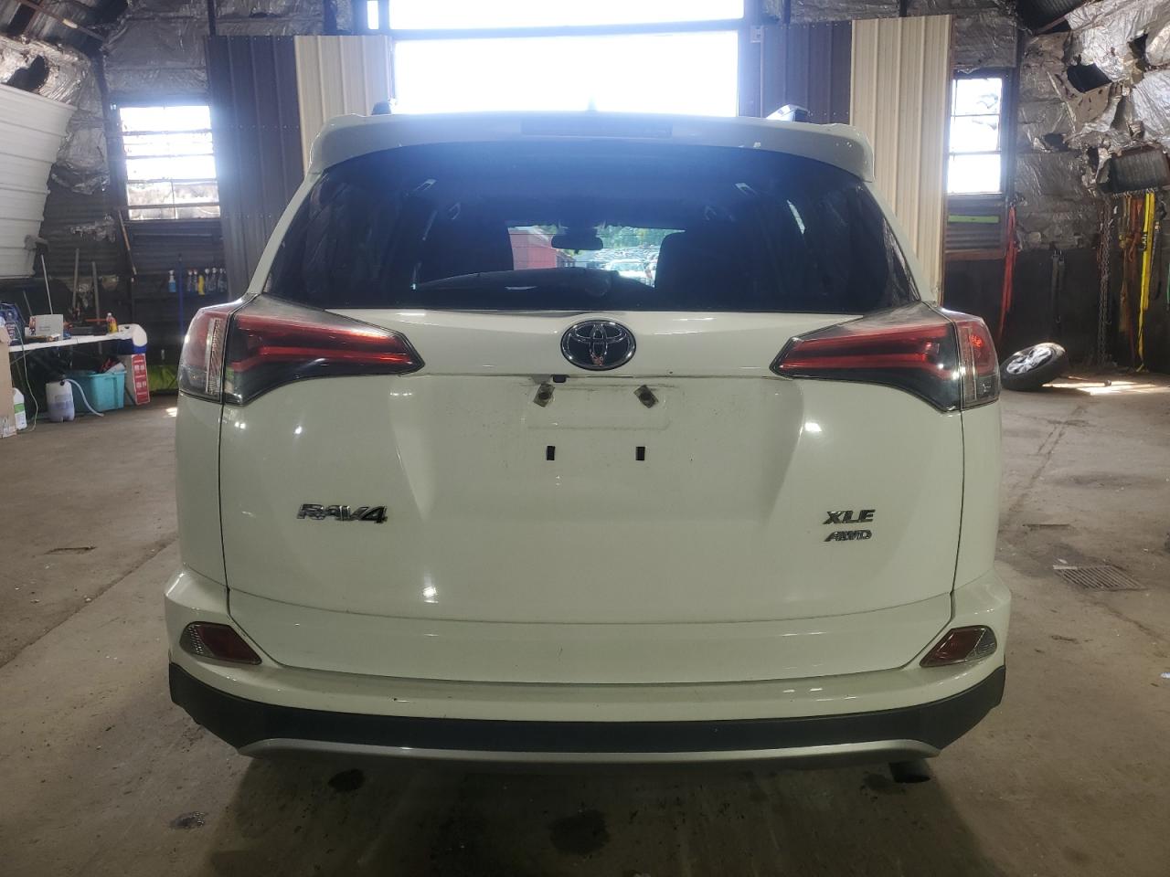 JTMRFREV8HJ173415 2017 Toyota Rav4 Xle