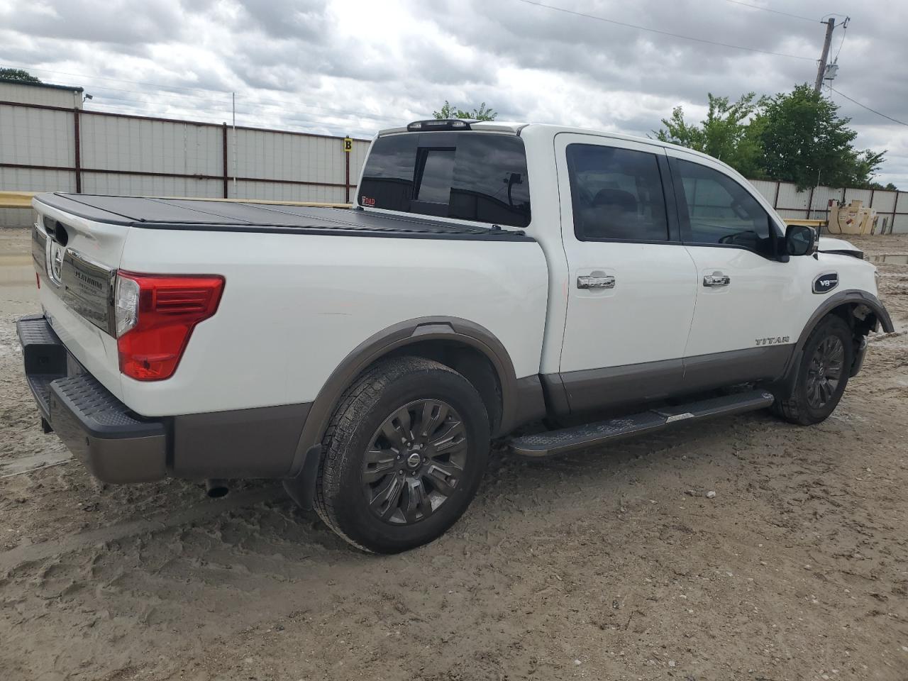 1N6AA1E60HN525026 2017 Nissan Titan Sv