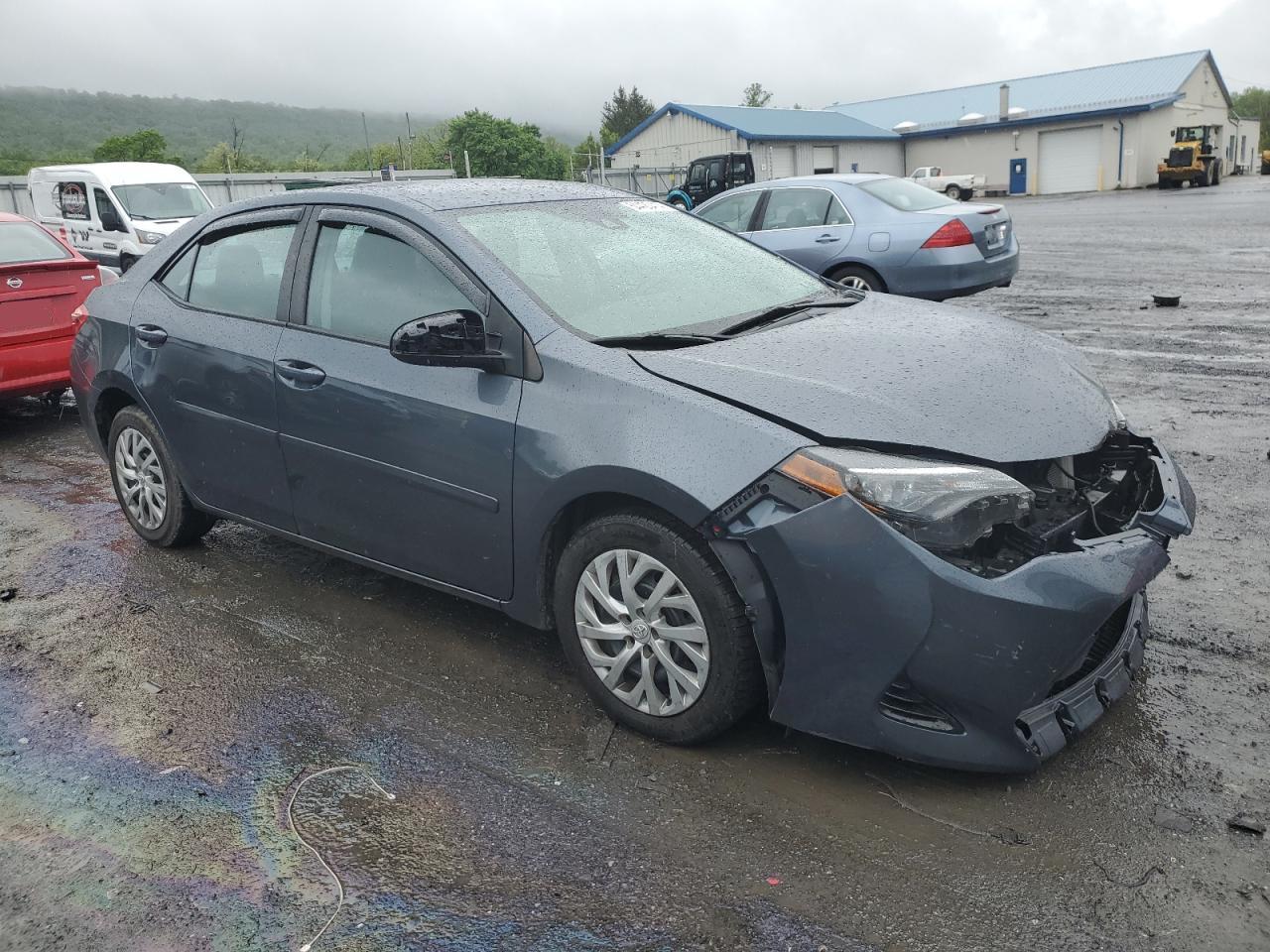 2T1BURHE4JC046827 2018 Toyota Corolla L