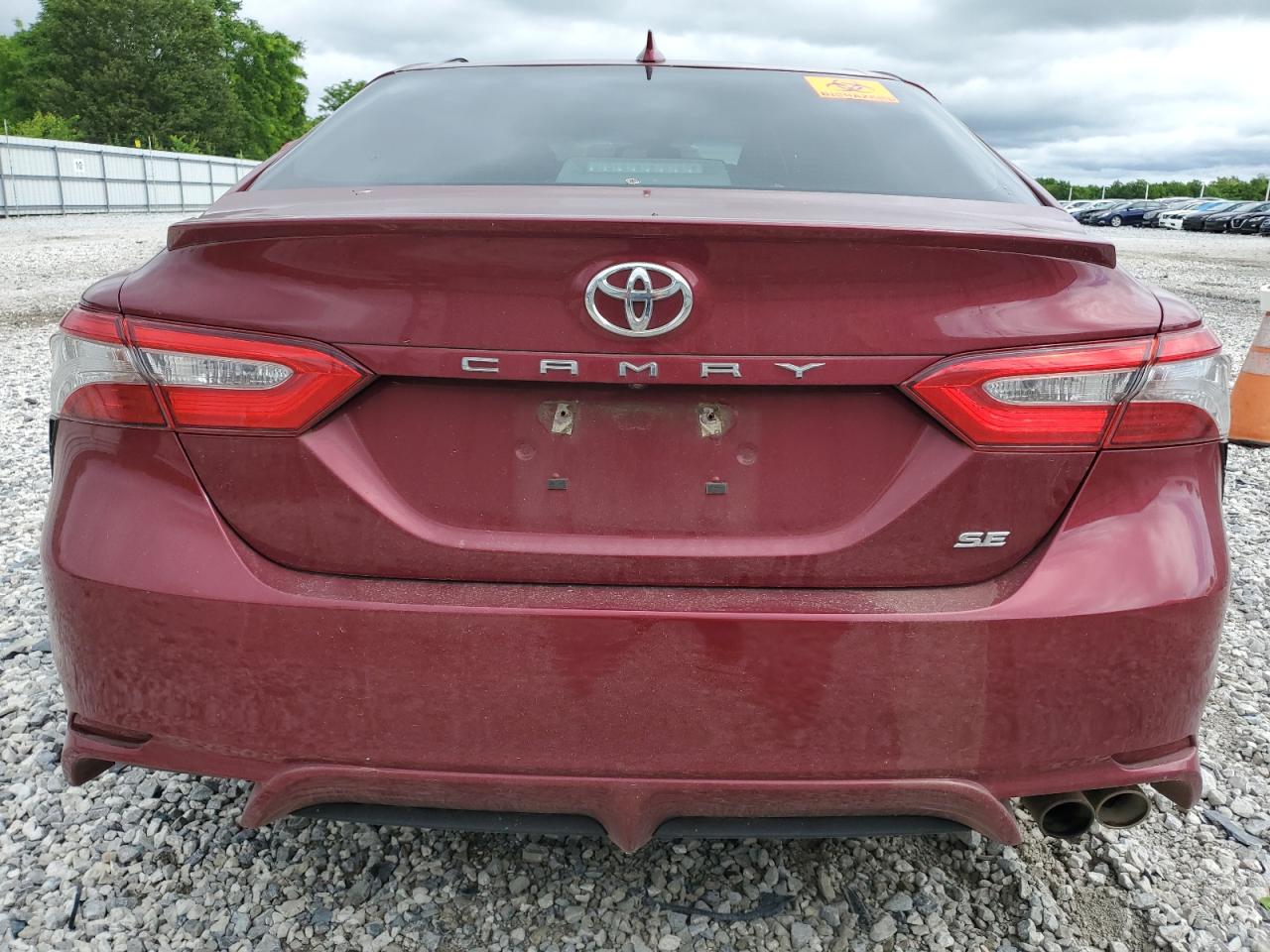 4T1B11HK1JU577286 2018 Toyota Camry L