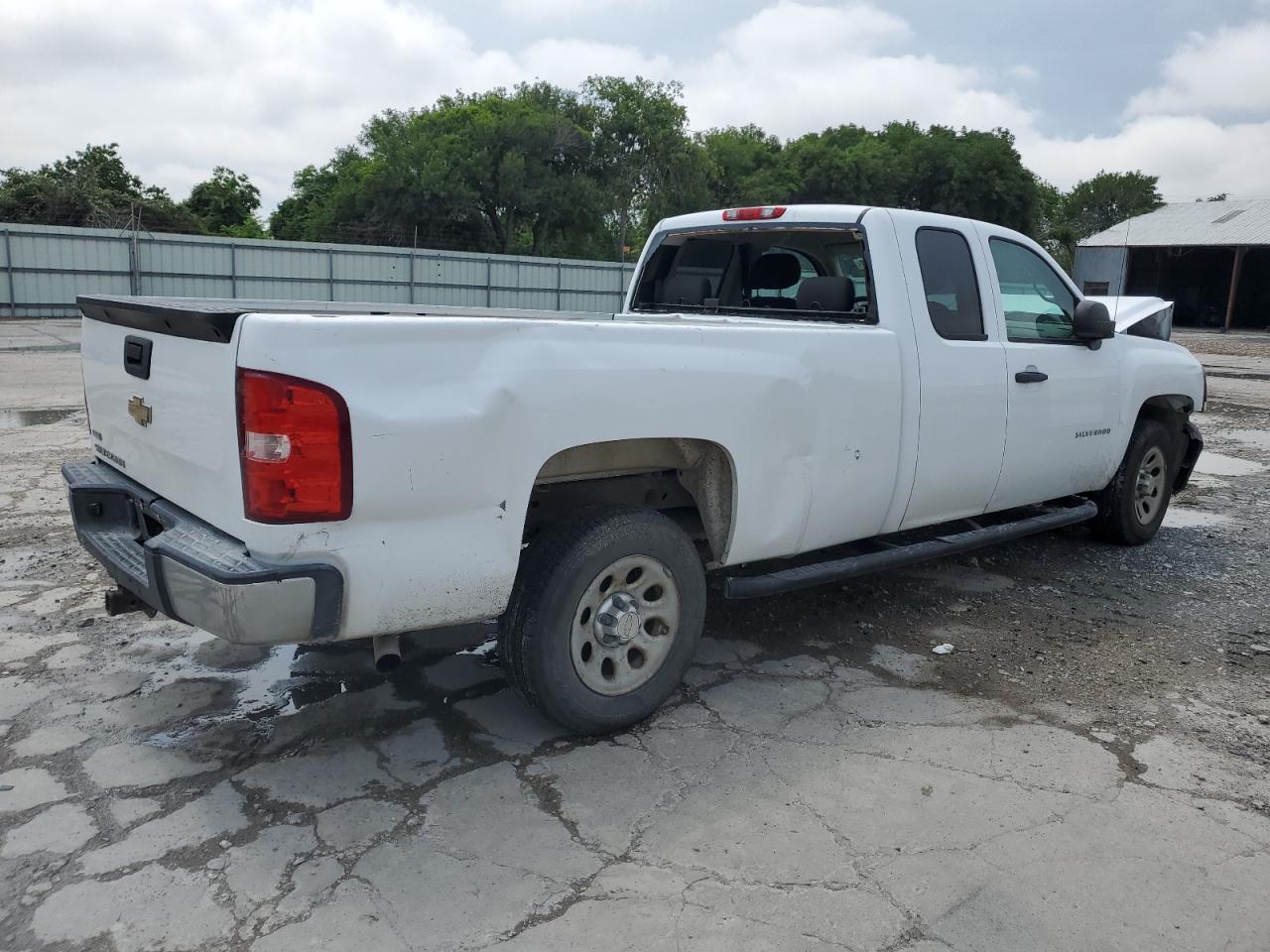 1GCRCPE09BZ246852 2011 Chevrolet Silverado C1500