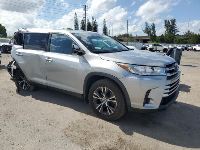 VIN 5TDBZRFH7KS971710 2019 Toyota Highlander, LE no.4