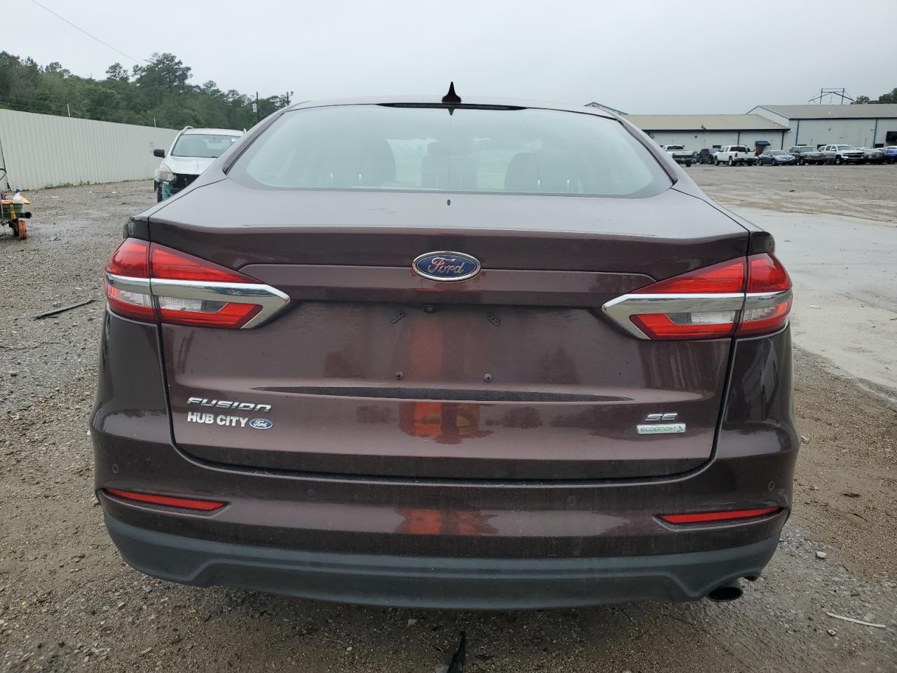 3FA6P0HD2KR102163 2019 Ford Fusion Se