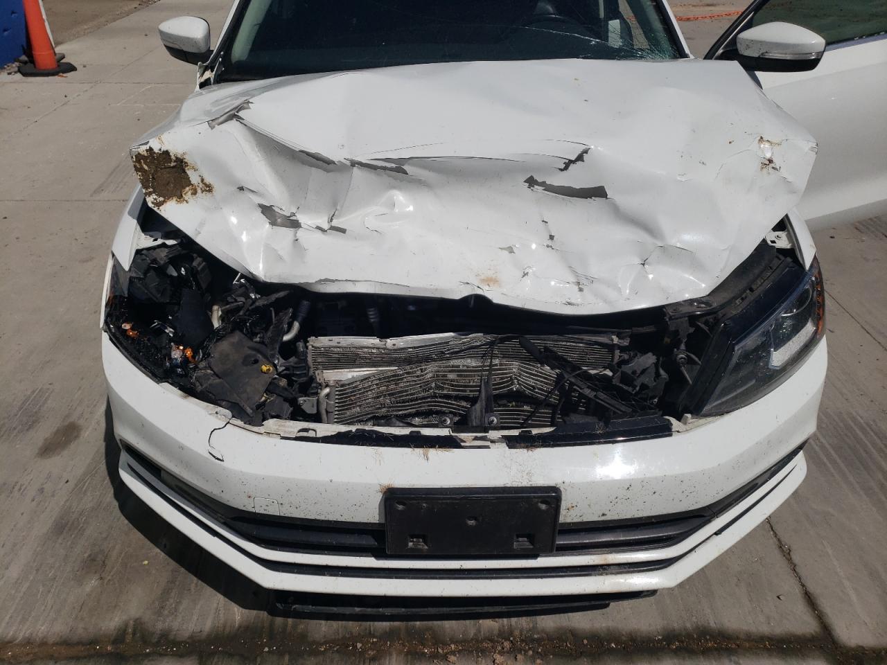 3VWL17AJ3GM375962 2016 Volkswagen Jetta Sel