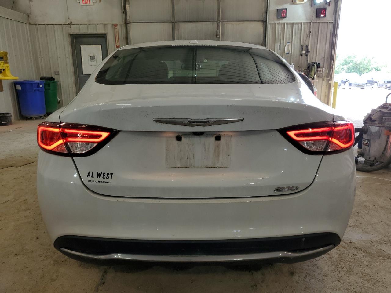 1C3CCCAB8FN538077 2015 Chrysler 200 Limited