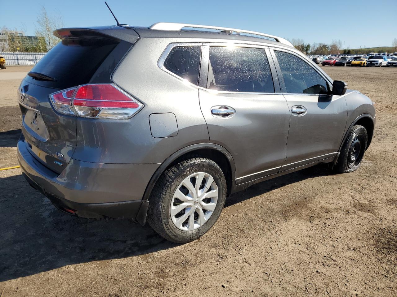 2015 Nissan Rogue S vin: 5N1AT2MV8FC822030