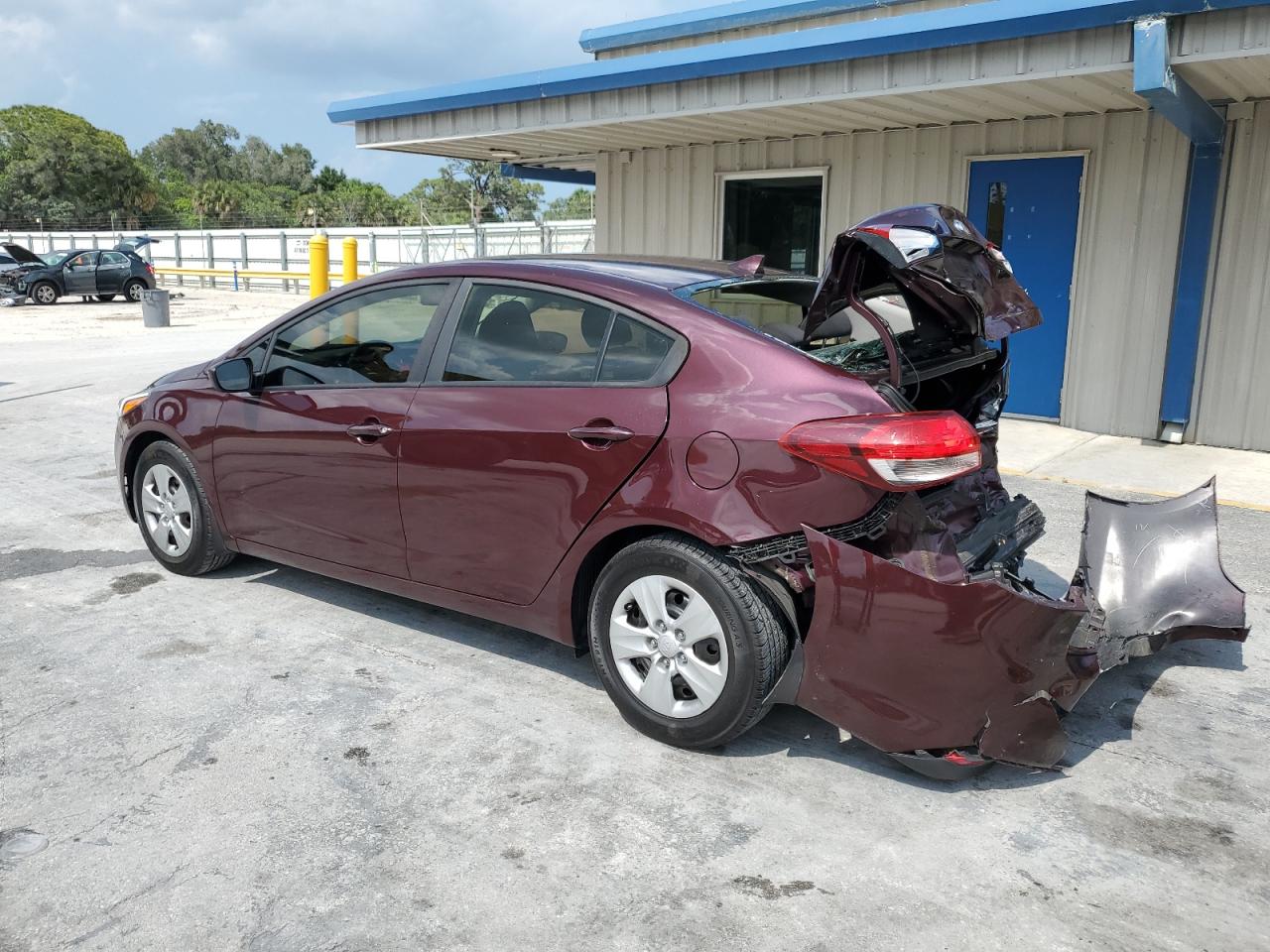 2018 Kia Forte Lx vin: 3KPFK4A71JE258821