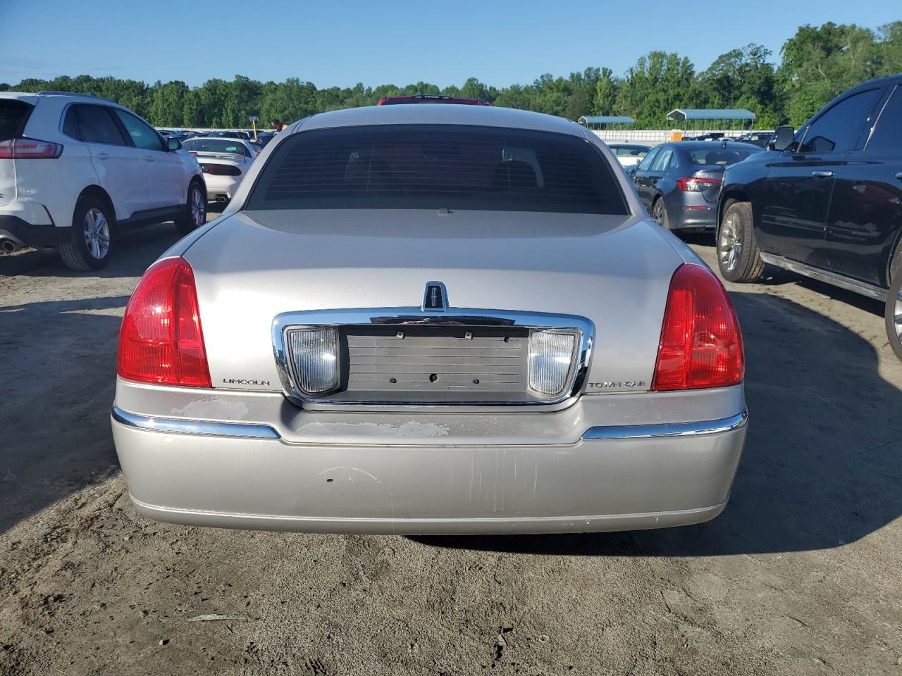 2LNHM82V19X621188 2009 Lincoln Town Car Signature Limited