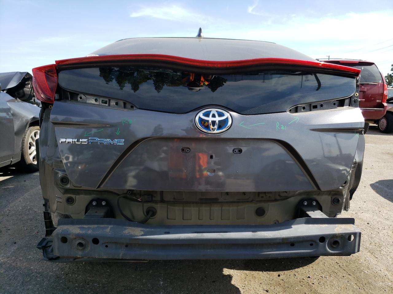 JTDKARFP1J3097532 2018 Toyota Prius Prime