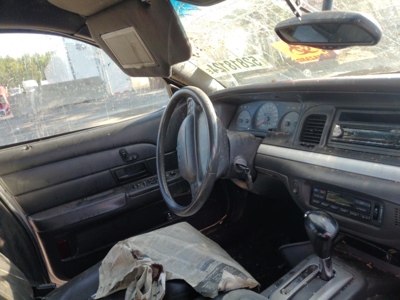 2FAFP74WX3X164803 2003 Ford Crown Victoria Lx