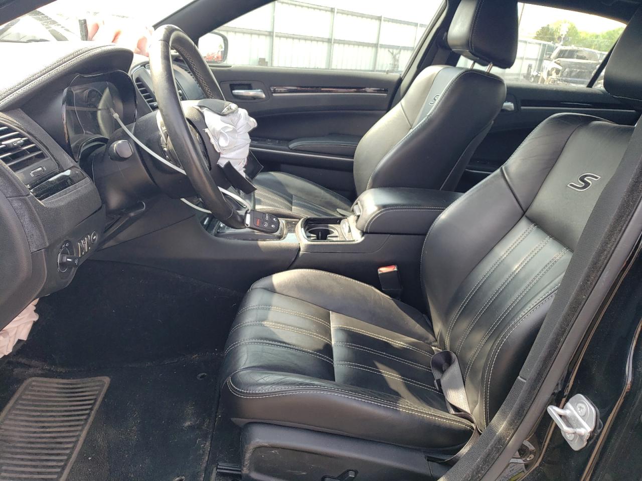 2C3CCAGG7KH682570 2019 Chrysler 300 S