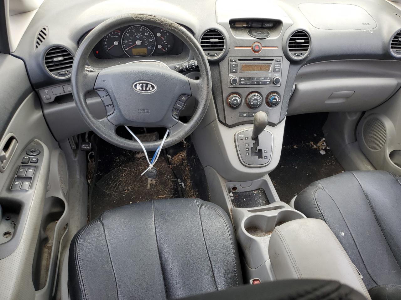 KNAFG526987138415 2008 Kia Rondo Lx