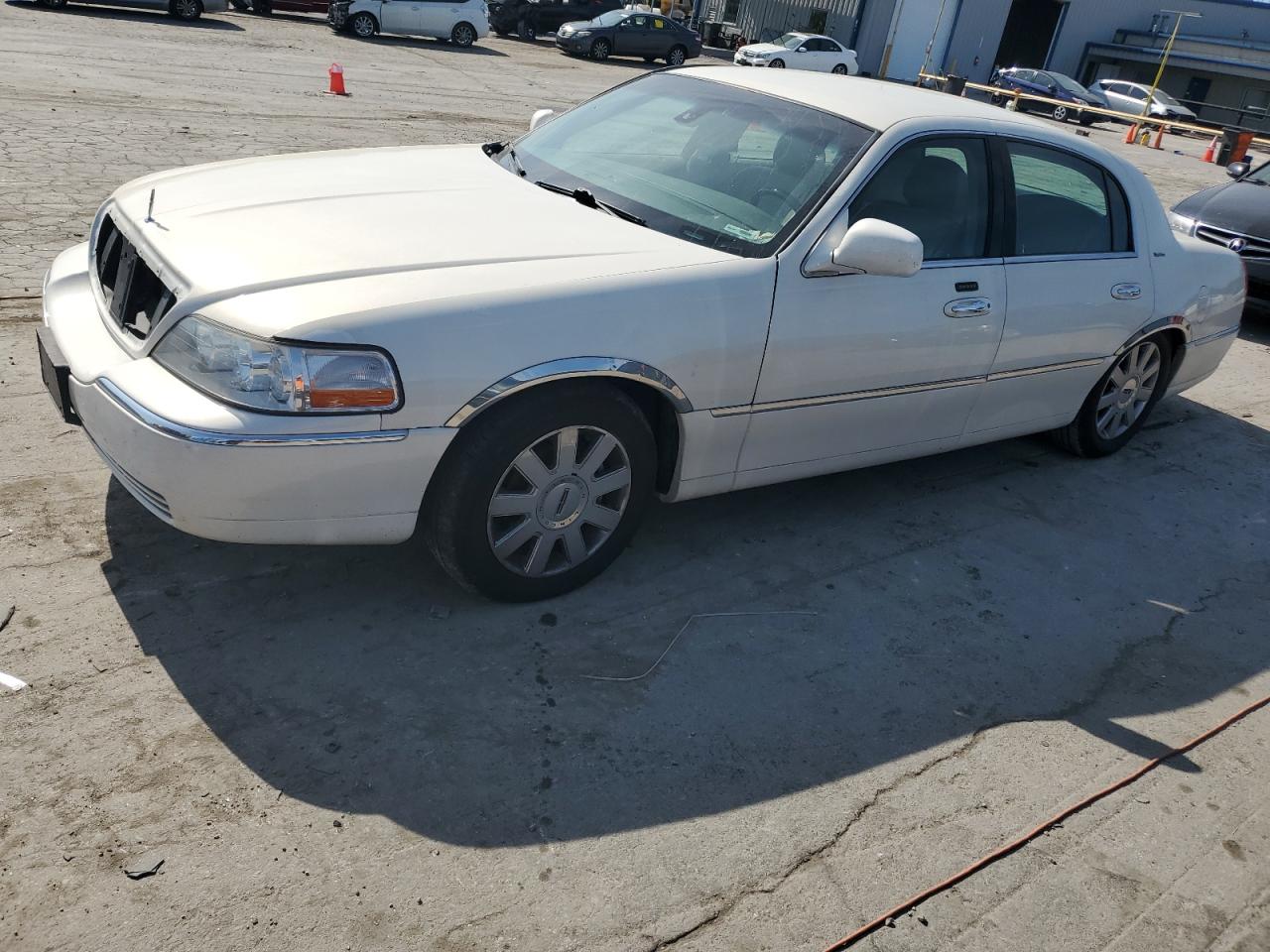 1LNHM82W13Y602401 2003 Lincoln Town Car Signature