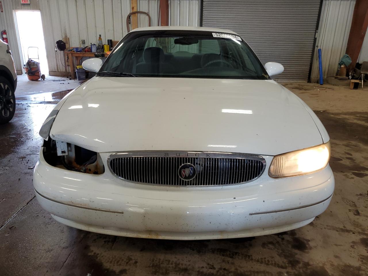 2G4WS52MXW1602947 1998 Buick Century Custom