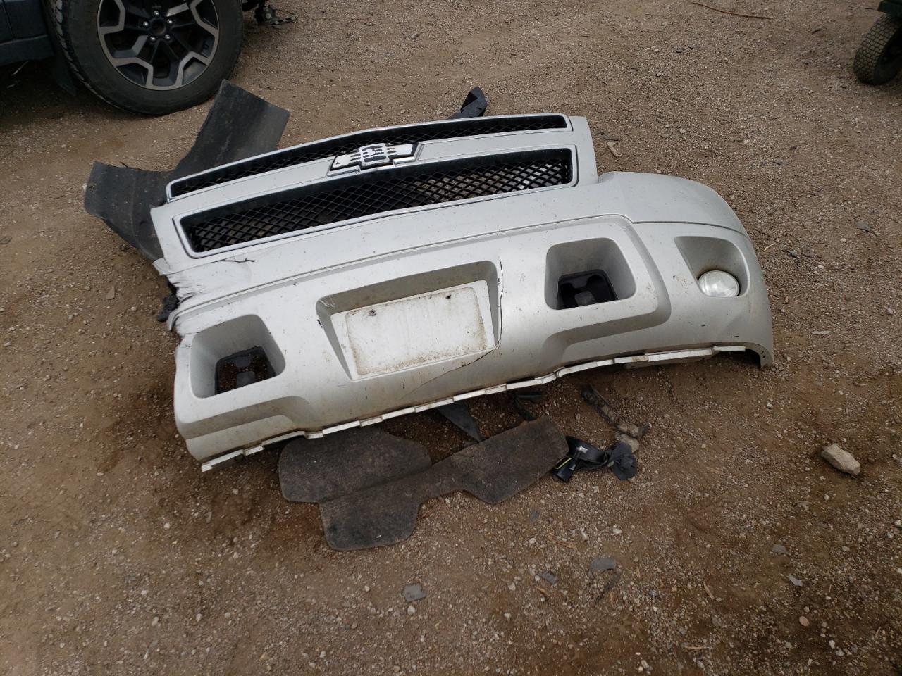 1GNSKBE02BR303889 2011 Chevrolet Tahoe K1500 Lt