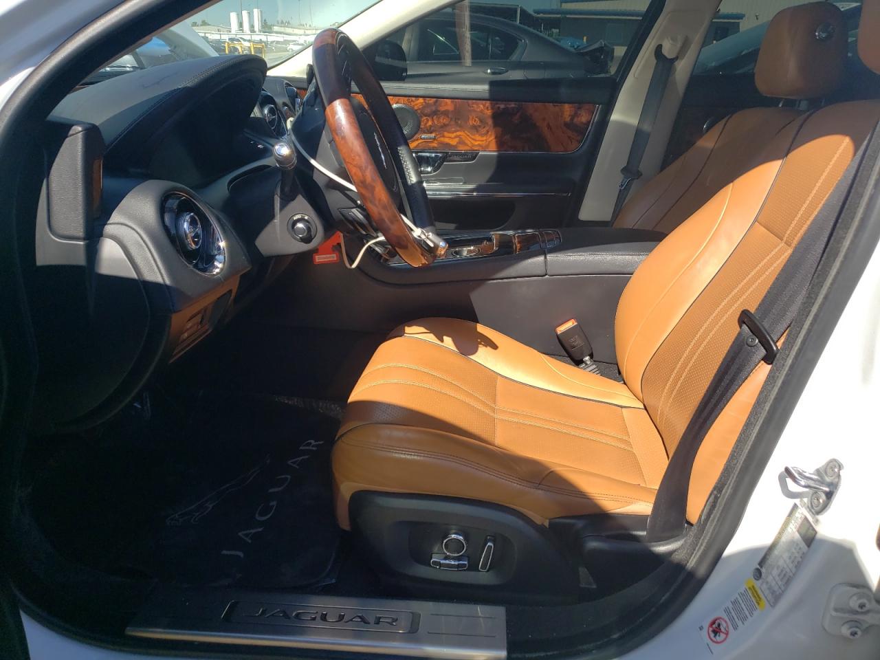 SAJWA1C73H8W04453 2017 Jaguar Xj