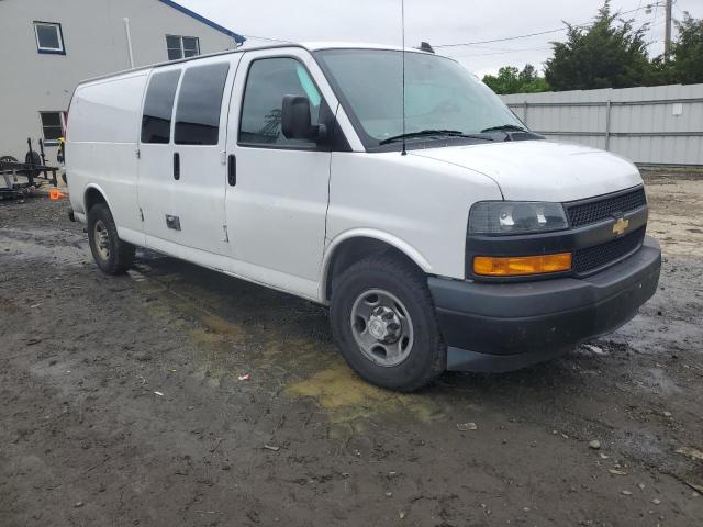 VIN 1GCWGBFG0L1128758 2020 Chevrolet Express no.4