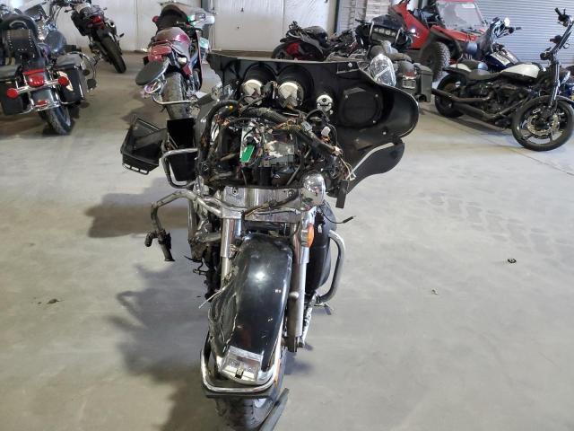 2010 HARLEY-DAVIDSON FLHTCU 1HD1FC415AB662040