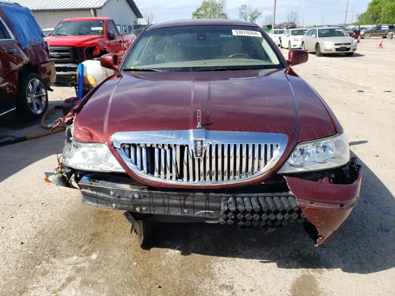 Lot #2893224759 2003 LINCOLN TOWN CAR S