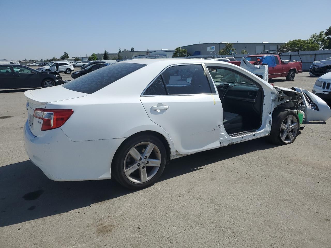 4T1BF1FKXEU464768 2014 Toyota Camry L