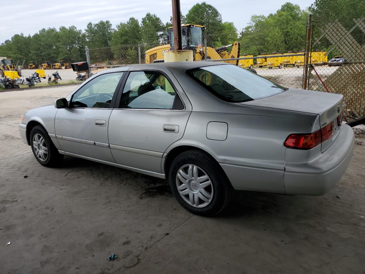 4T1BF22K5YU112052 2000 Toyota Camry Le