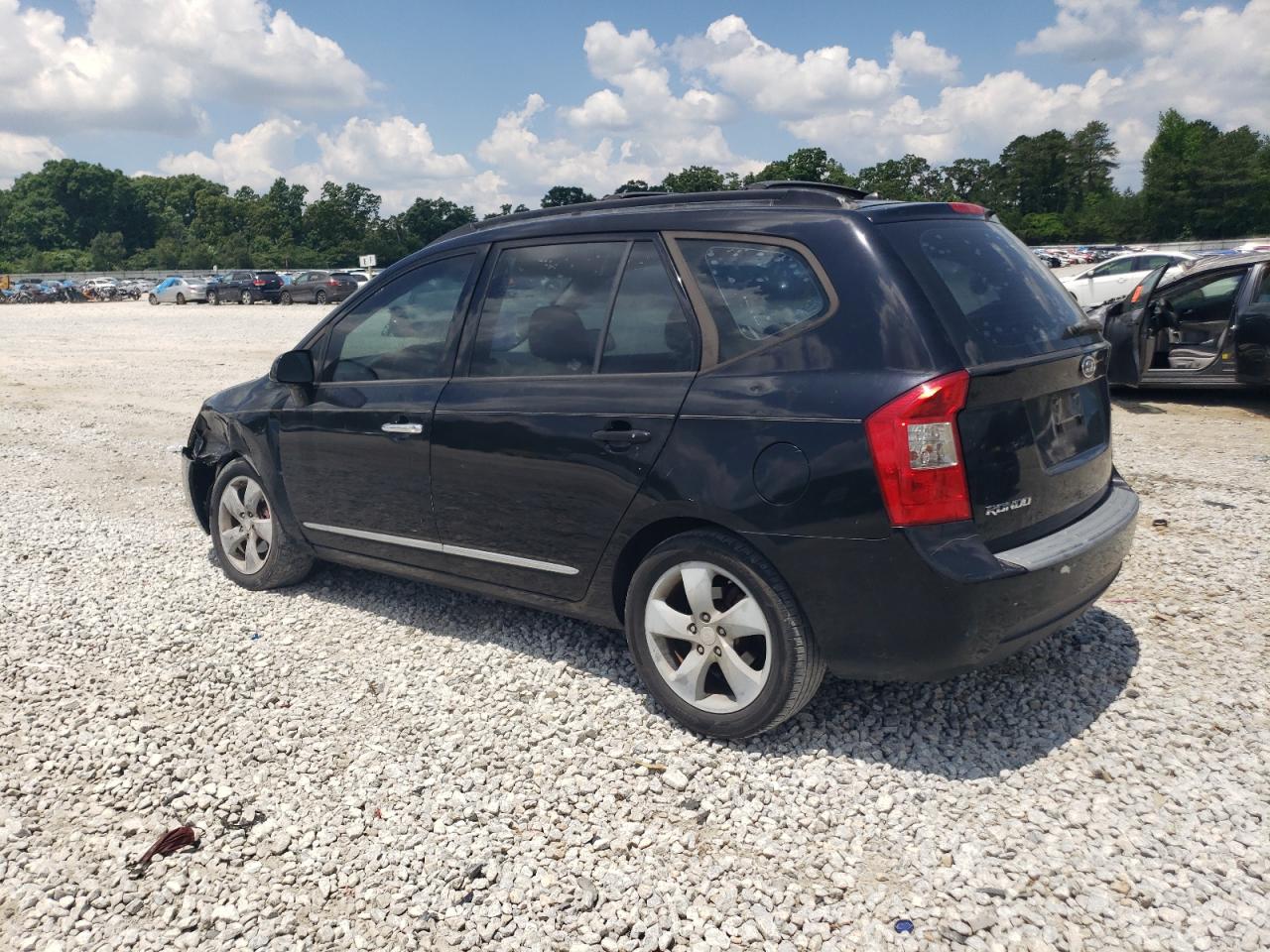 KNAFG526287169053 2008 Kia Rondo Lx