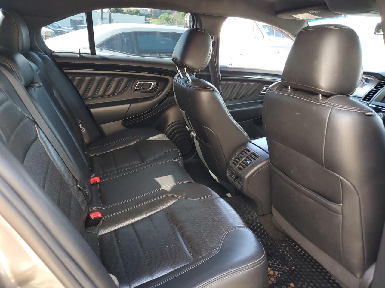 1FAHP2KT2DG150082 2013 Ford Taurus Sho