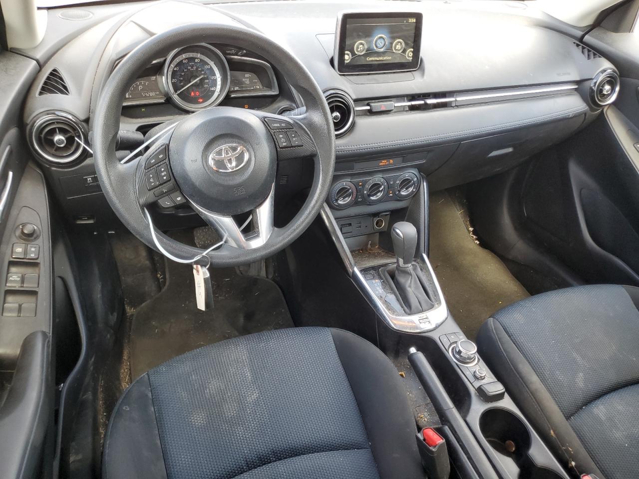 3MYDLBYV8HY192632 2017 Toyota Yaris Ia