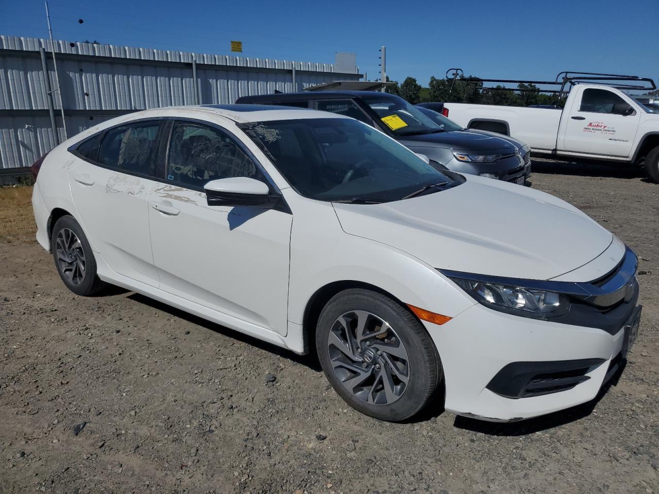 19XFC2F76JE200567 2018 Honda Civic Ex