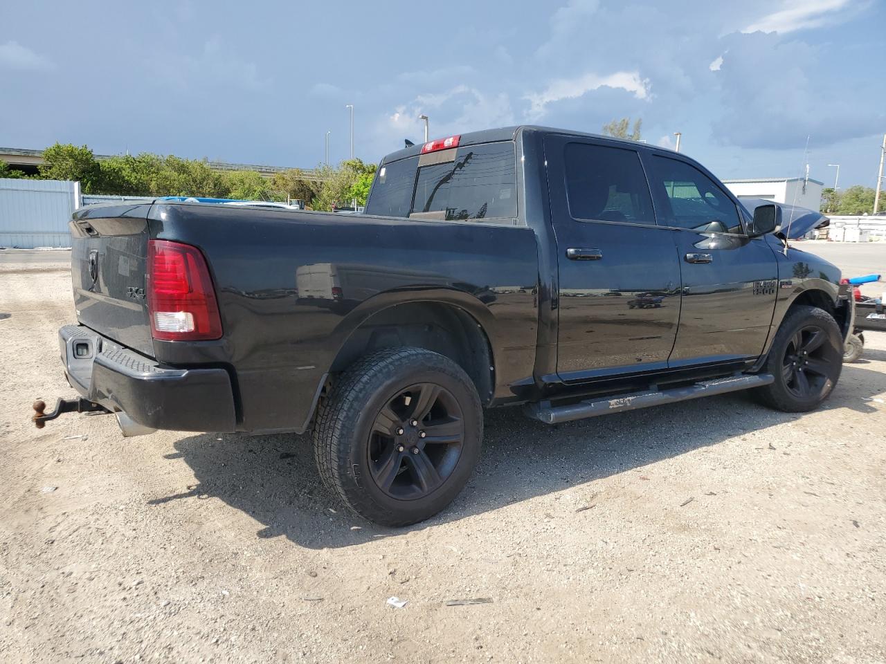 1C6RR7MT5GS309527 2016 Ram 1500 Sport