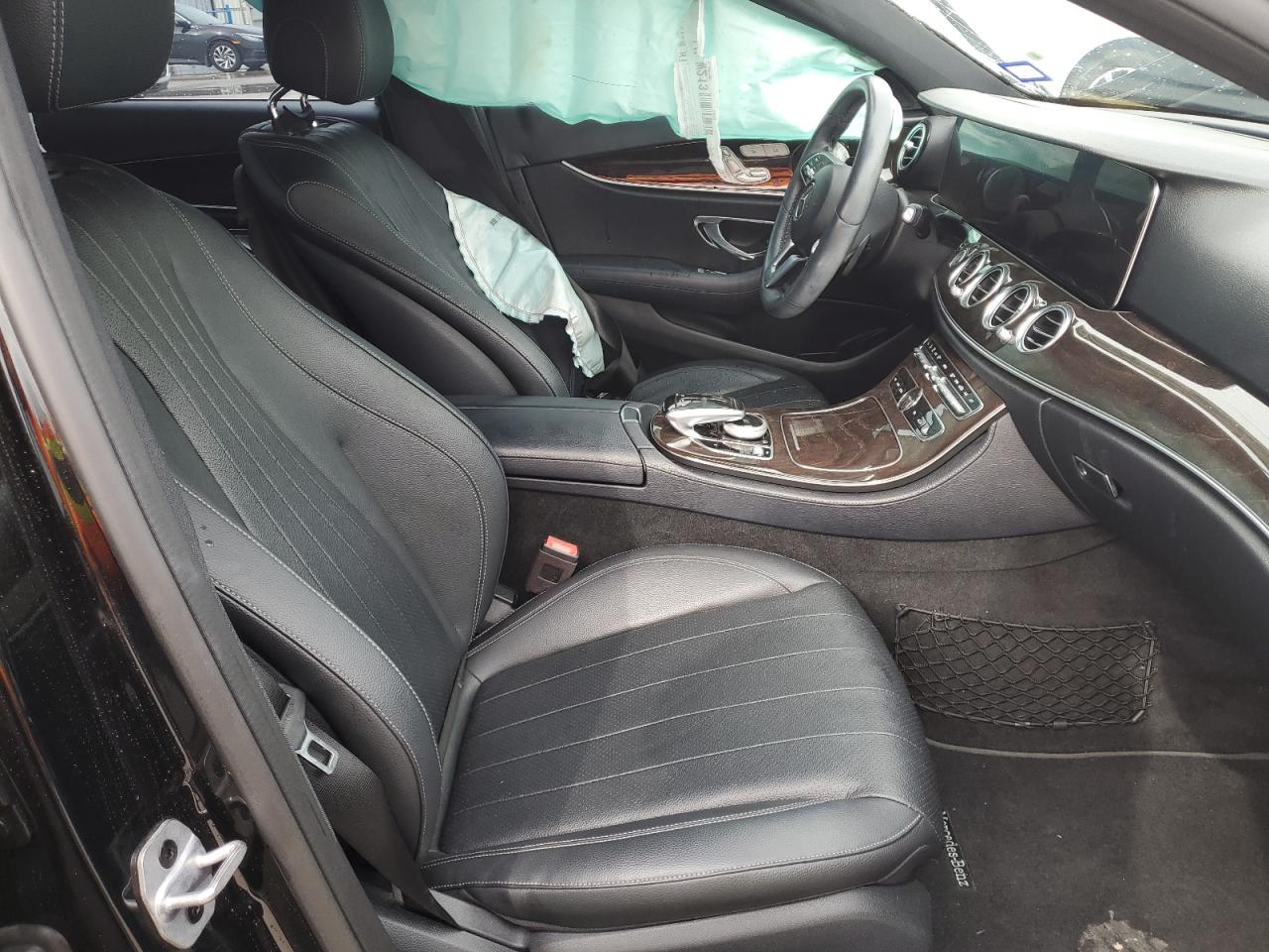 WDDZF4JB1KA582237 2019 Mercedes-Benz E 300