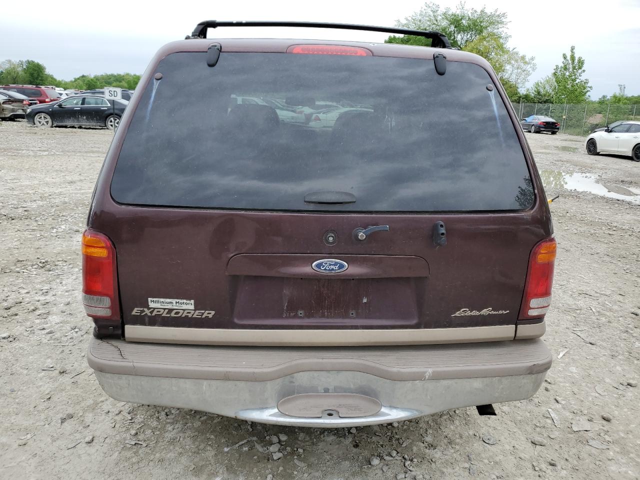 1FMZU84P5YUB59744 2000 Ford Explorer Eddie Bauer