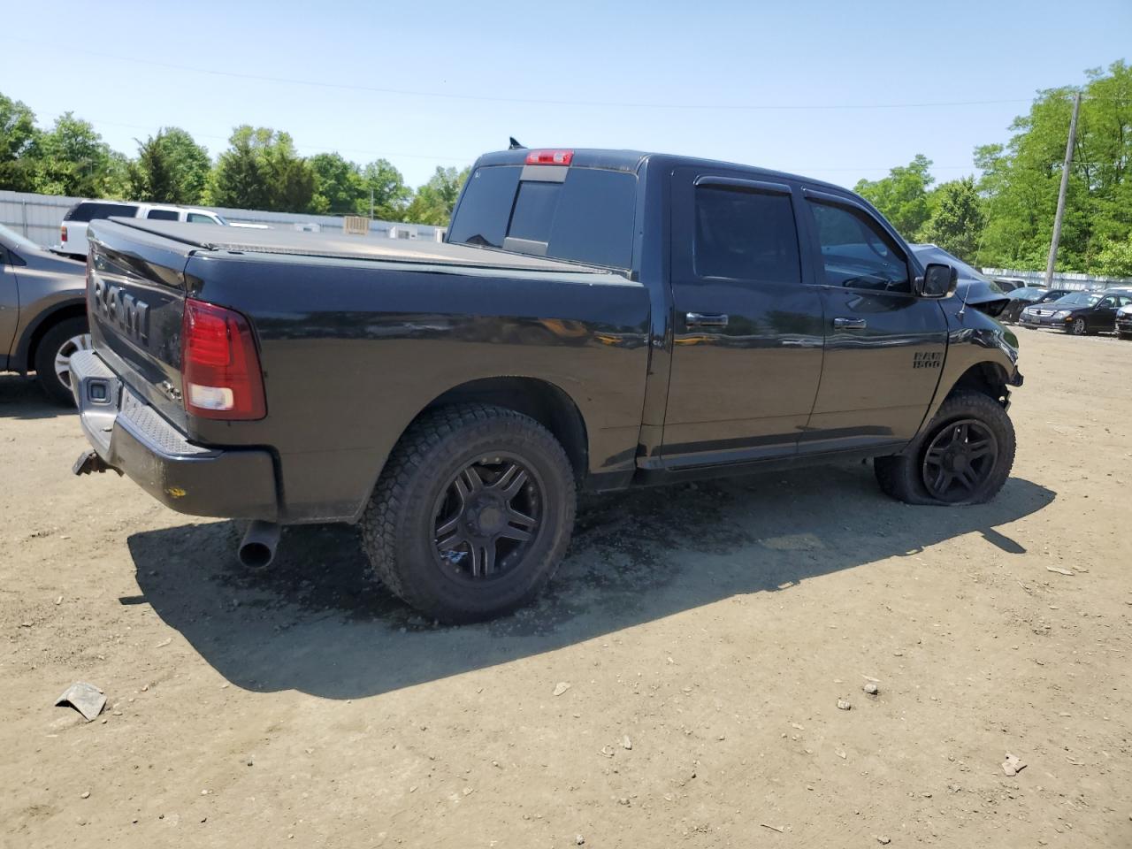 1C6RR7MGXHS838217 2017 Ram 1500 Sport