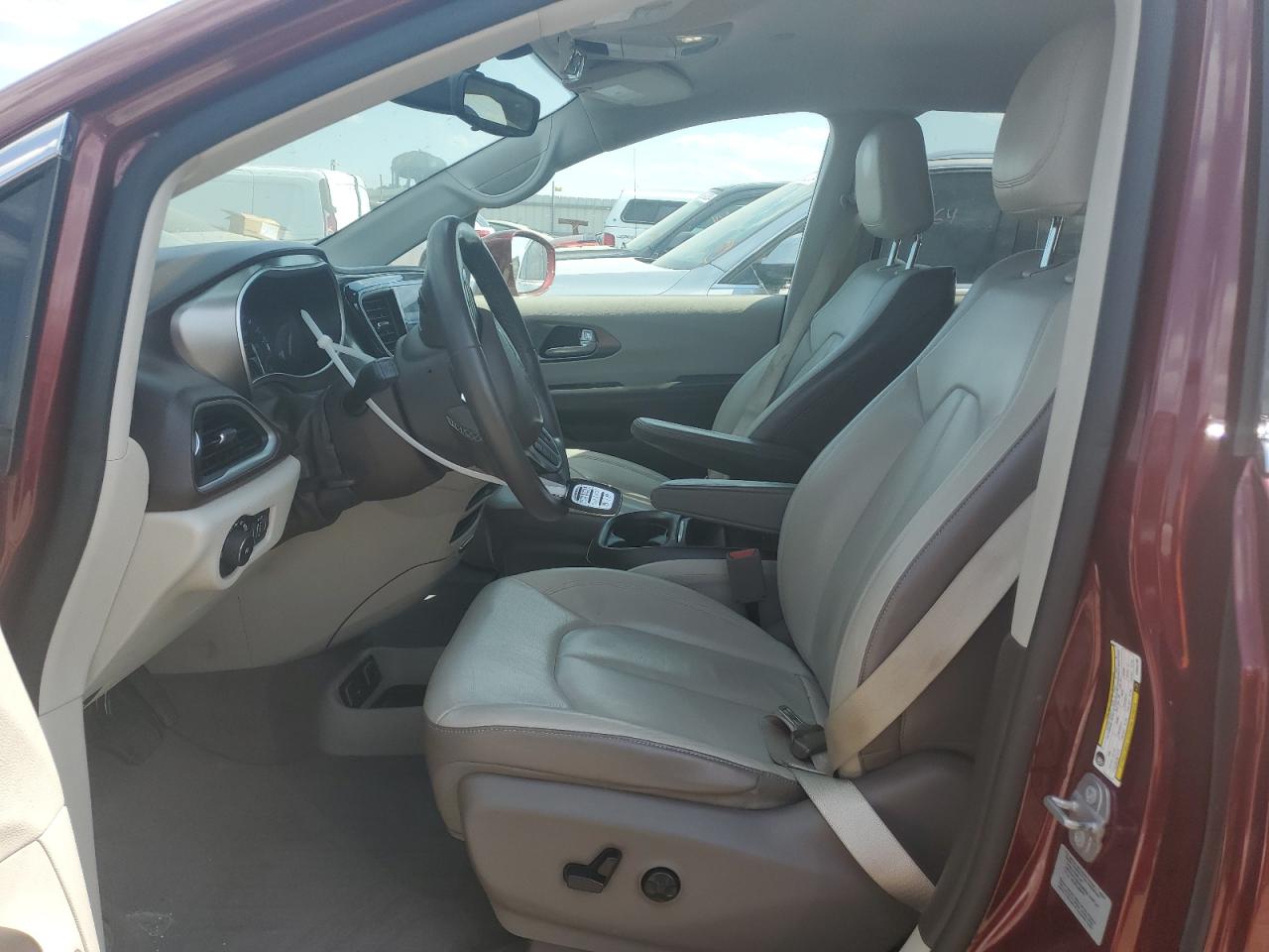 2C4RC1BG7HR552188 2017 Chrysler Pacifica Touring L