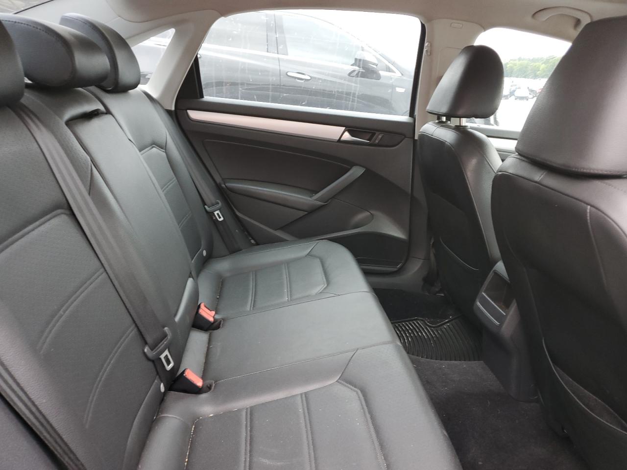 1VWBH7A37CC049859 2012 Volkswagen Passat Se