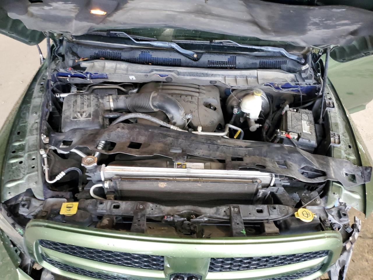 1C6RR7MT5FS628263 2015 Ram 1500 Sport