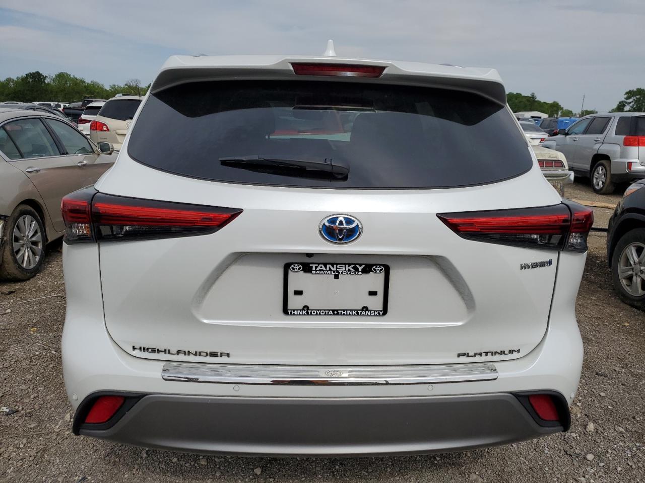 5TDEBRCH7NS094551 2022 Toyota Highlander Hybrid Platinum